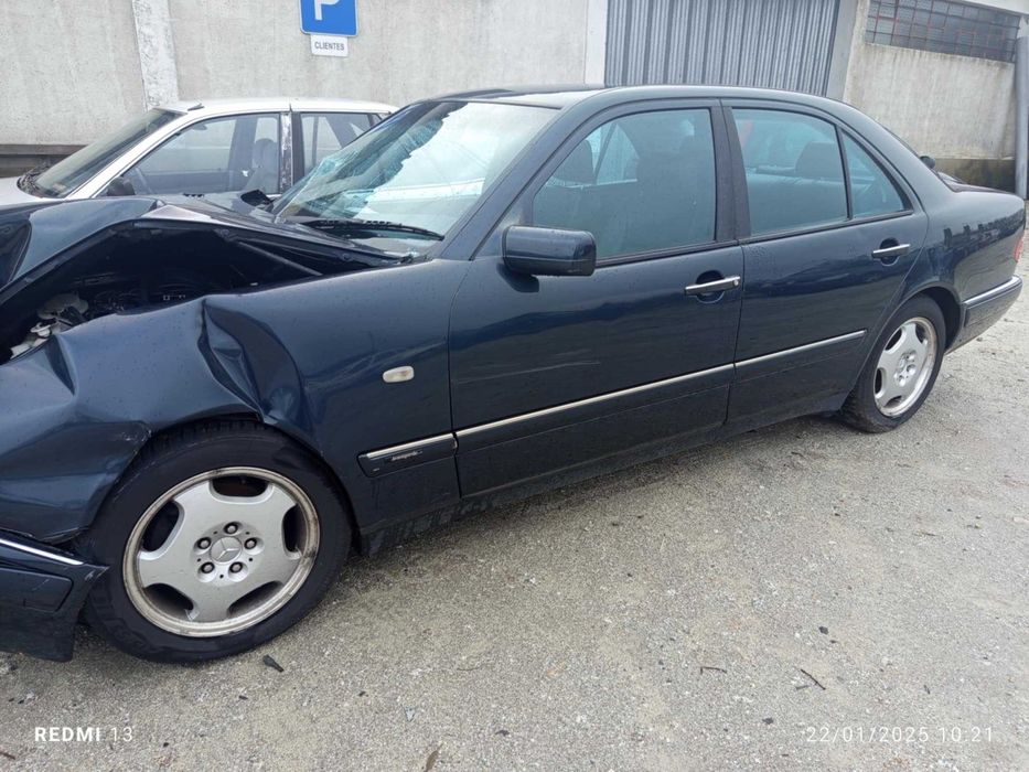 Para peças Mercedes Benz E Class (W210) 220 CDI ano 1999