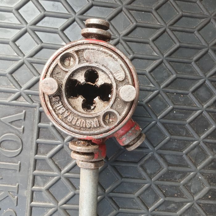 Ручной резьбонарезной клупп