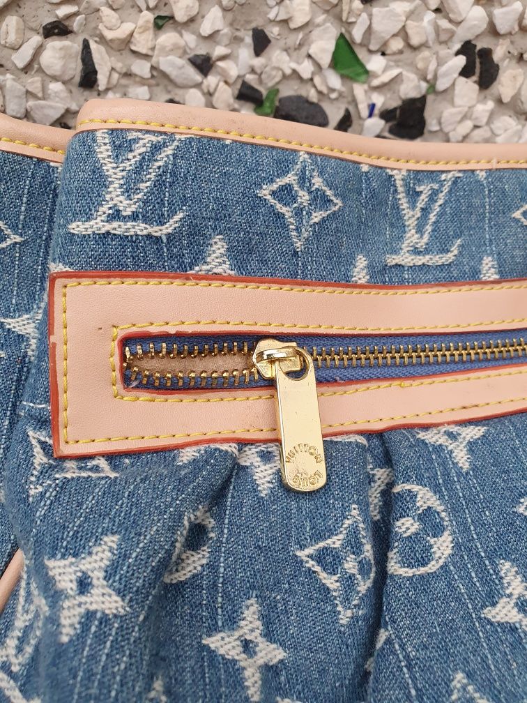 Toreba LV Louis Vuitton do ręki.