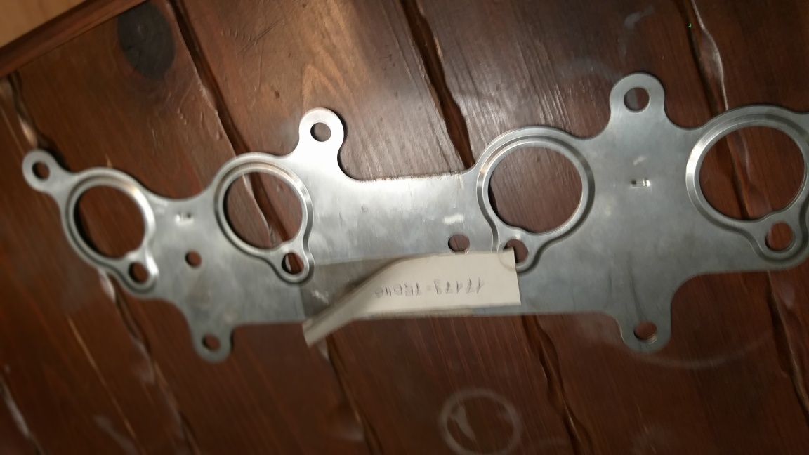 Прокладка выпускного коллектора Prado 1717375040 Toyota