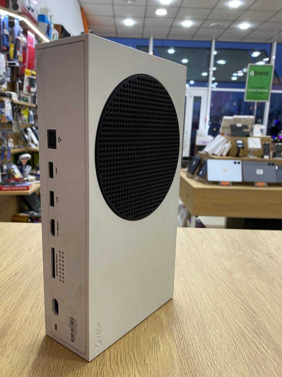 Ігрова приставка Xbox Series S