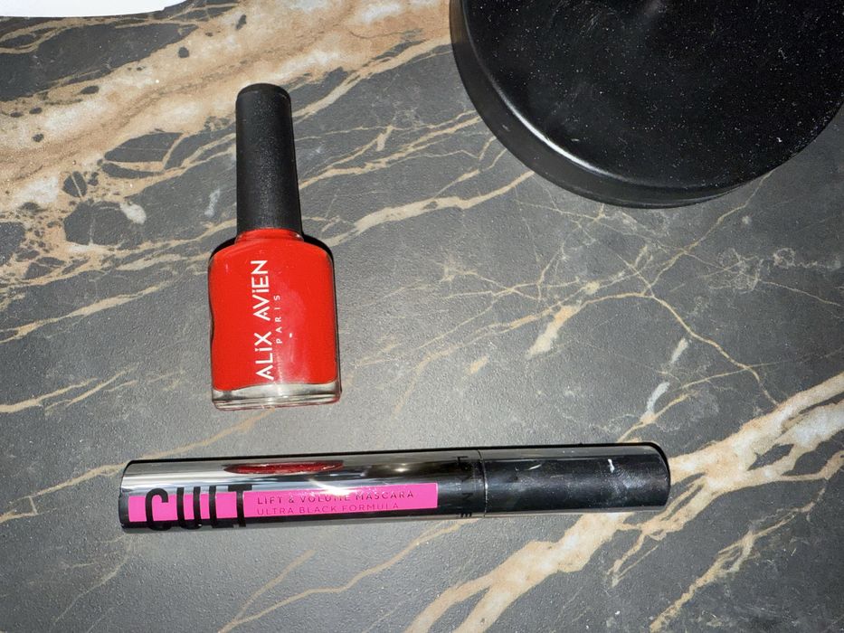 Продам кре для обличчя нічний, помада Ів Роше, лак для нігтів