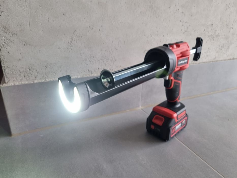 !Elektryczny, akumulatorowy  pistolet do silikonu Makita