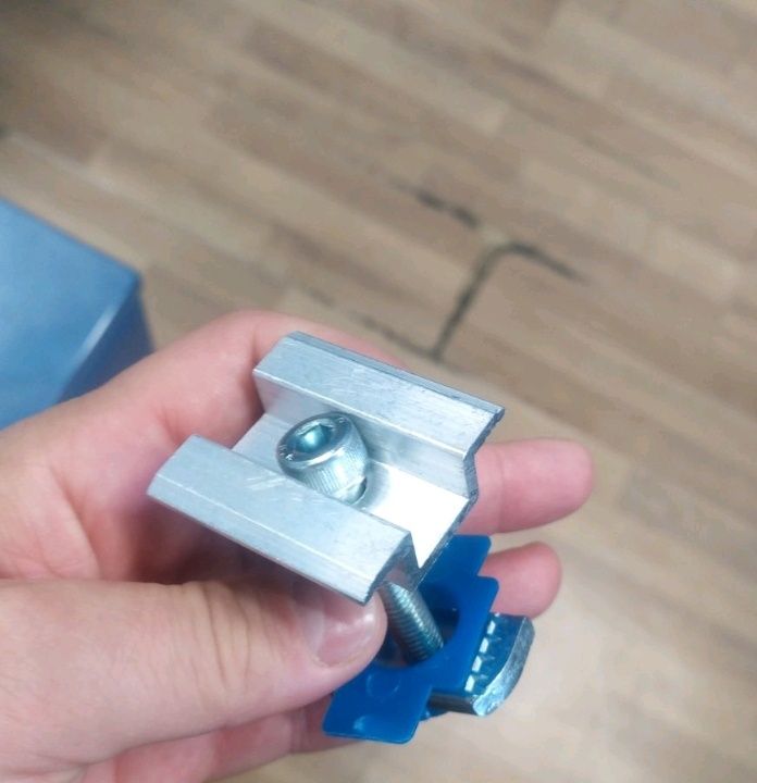 Система кріплення профіль для сонячних панелей зєднувач притиски гвинт