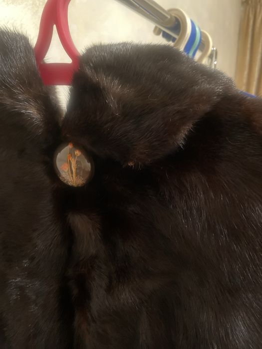 Продам  норкову напівшубу  вживану
