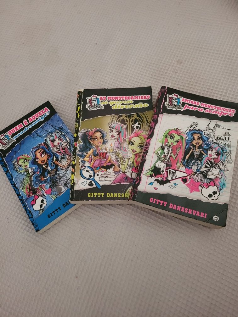 Livros Monster High