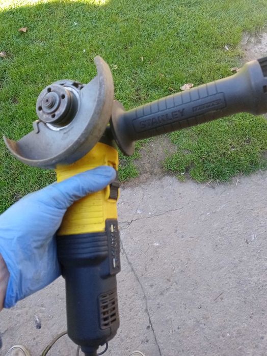 Szlifierka kątowa Stanley Fatmax FMEG220 125mm 850W