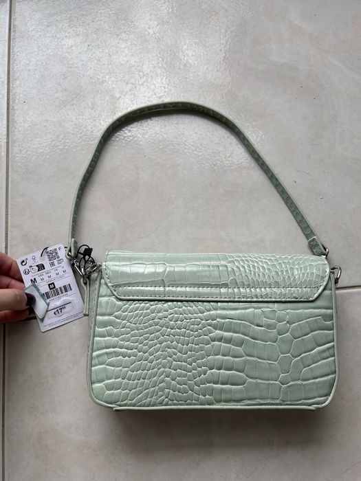 Mala Stradivarius Verde Pastel
