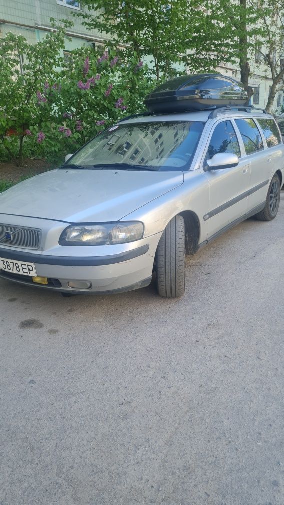 Volvo V70 универсал 2,5 турбо дизель 2001 года , в хорошем со СРОЧНО
