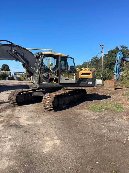 продам екскаватор  volvo ec220dl