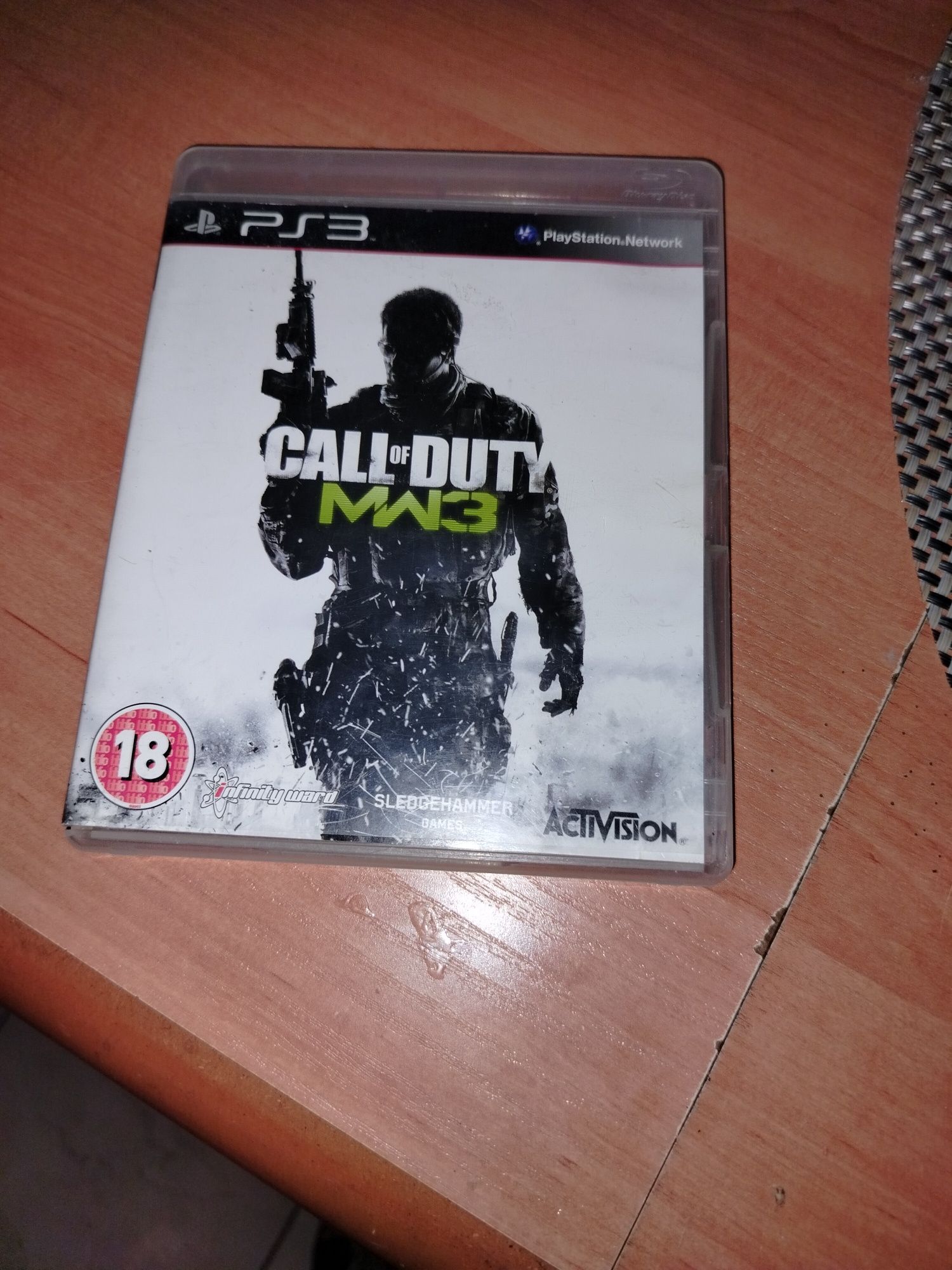 Playstation 3 z 5 grami i padem