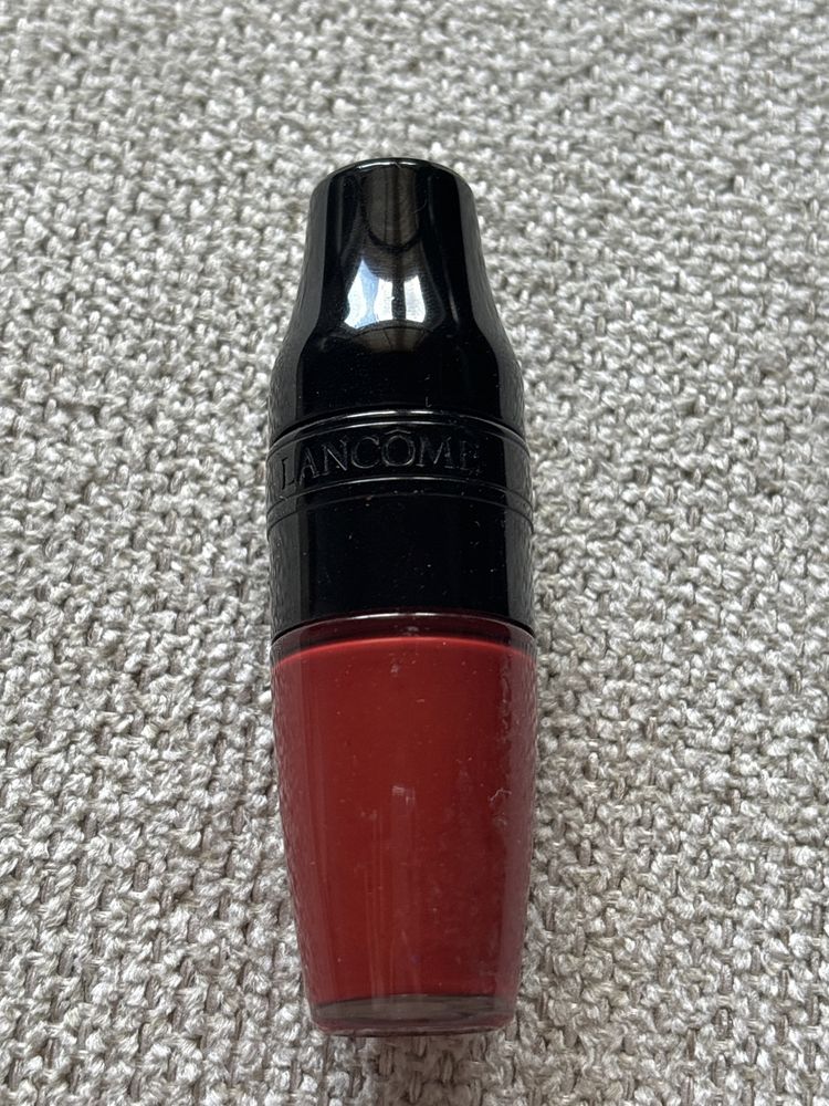 Lancome pomadka kiss me cherie czerwona 374 matte shaker