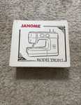 Швейна машинка Janome TM2012