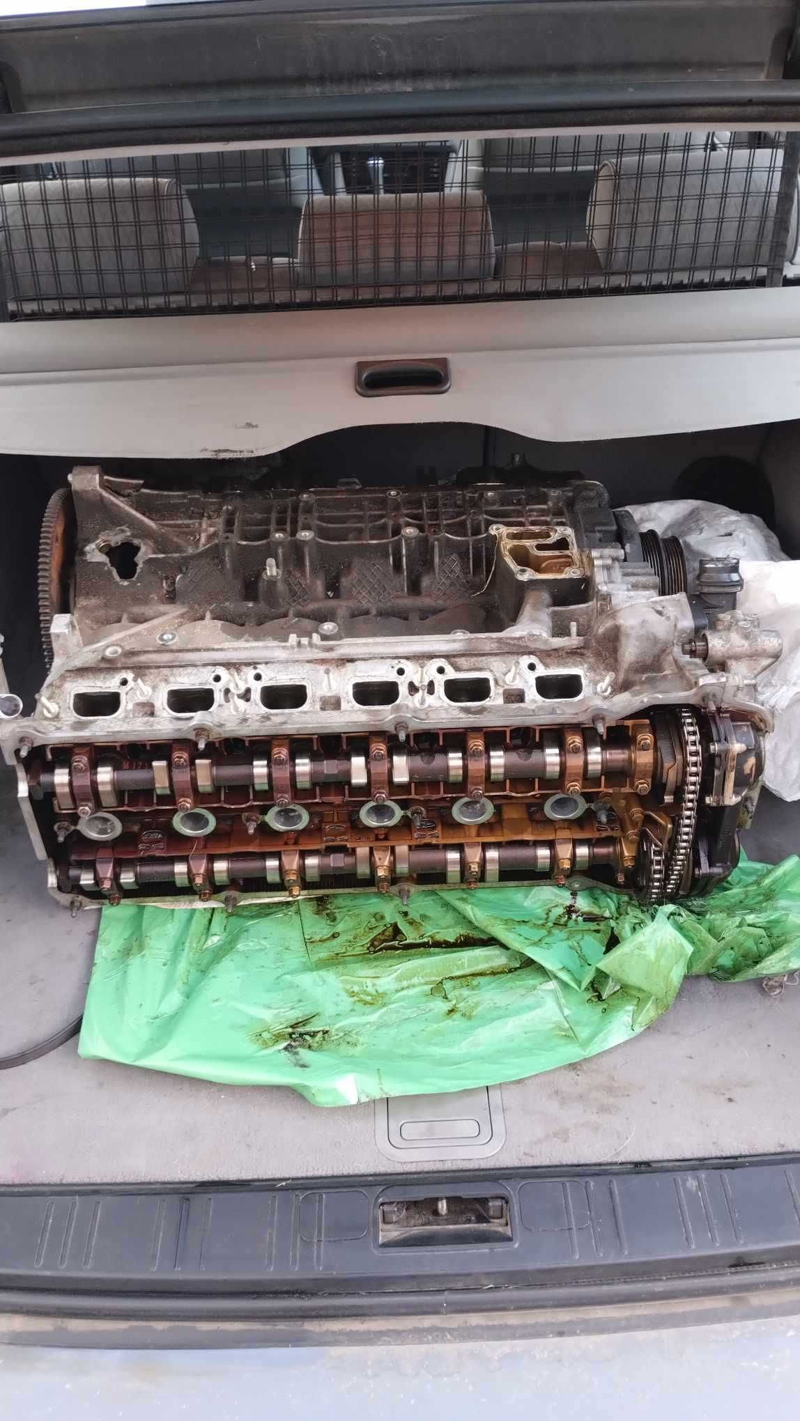 Uszkodzony słupek silnika M54b22 BMW E39/E46