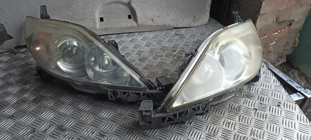 lampa przednia przód lampy mazda 5