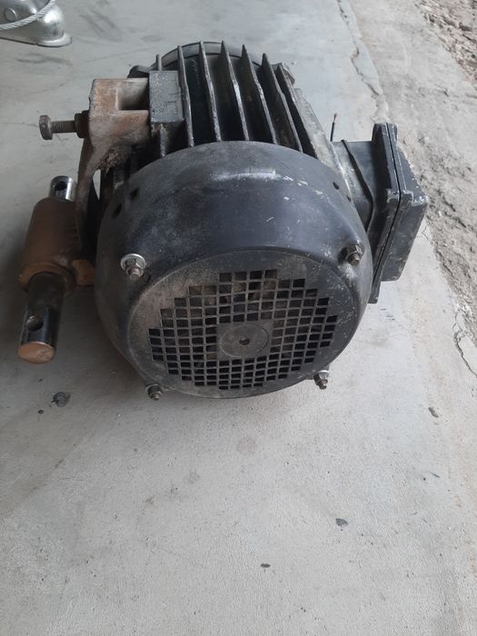 Silnik elektryczny 5.5 kw  2900 obrotow