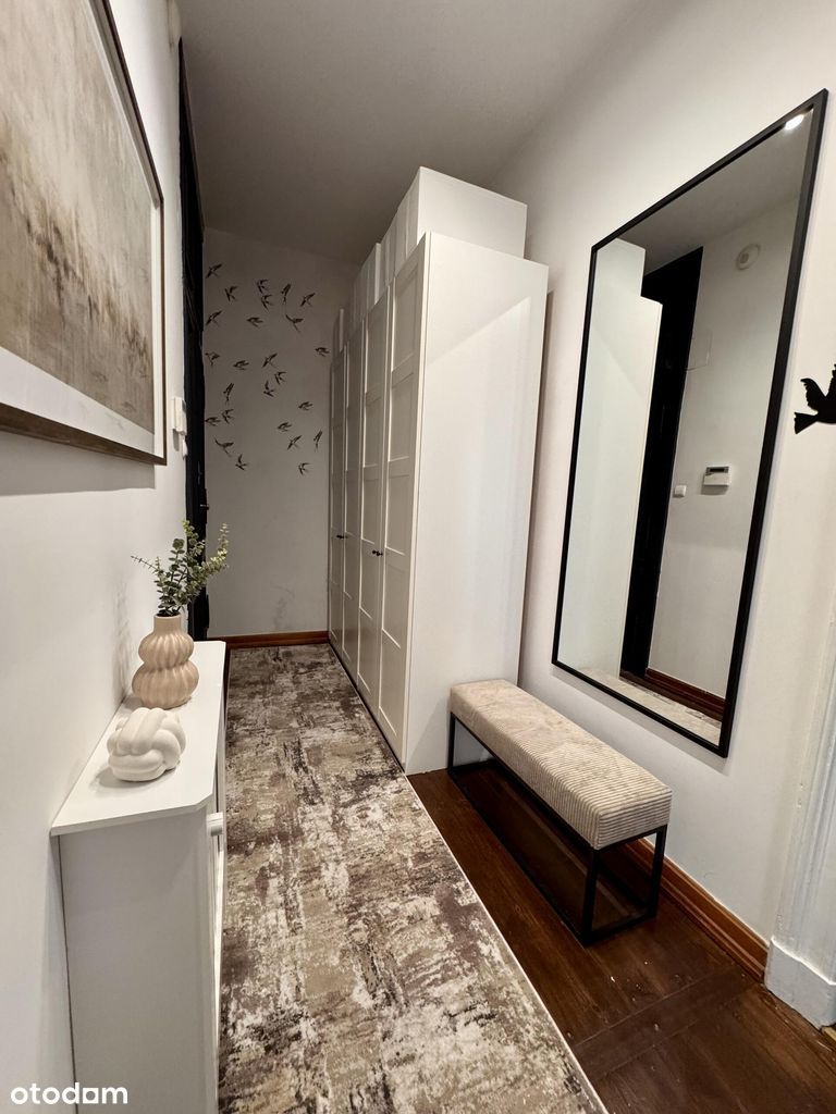 Przestronny, w pełni urządzony apartament w centru