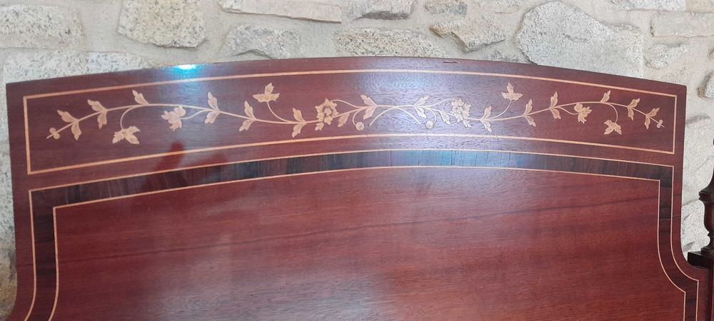 Cama Antiga em excelente estado