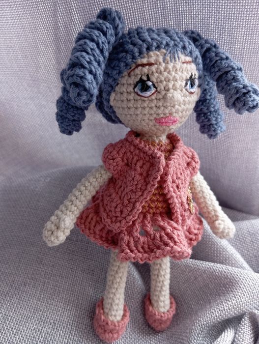 Lalka na szydełku. Zabawka bezpieczna. Laleczka maskotka. Amigurumi.