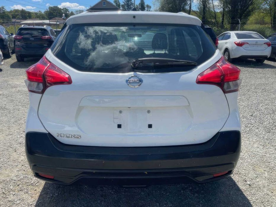 Nissan Kicks S      2019