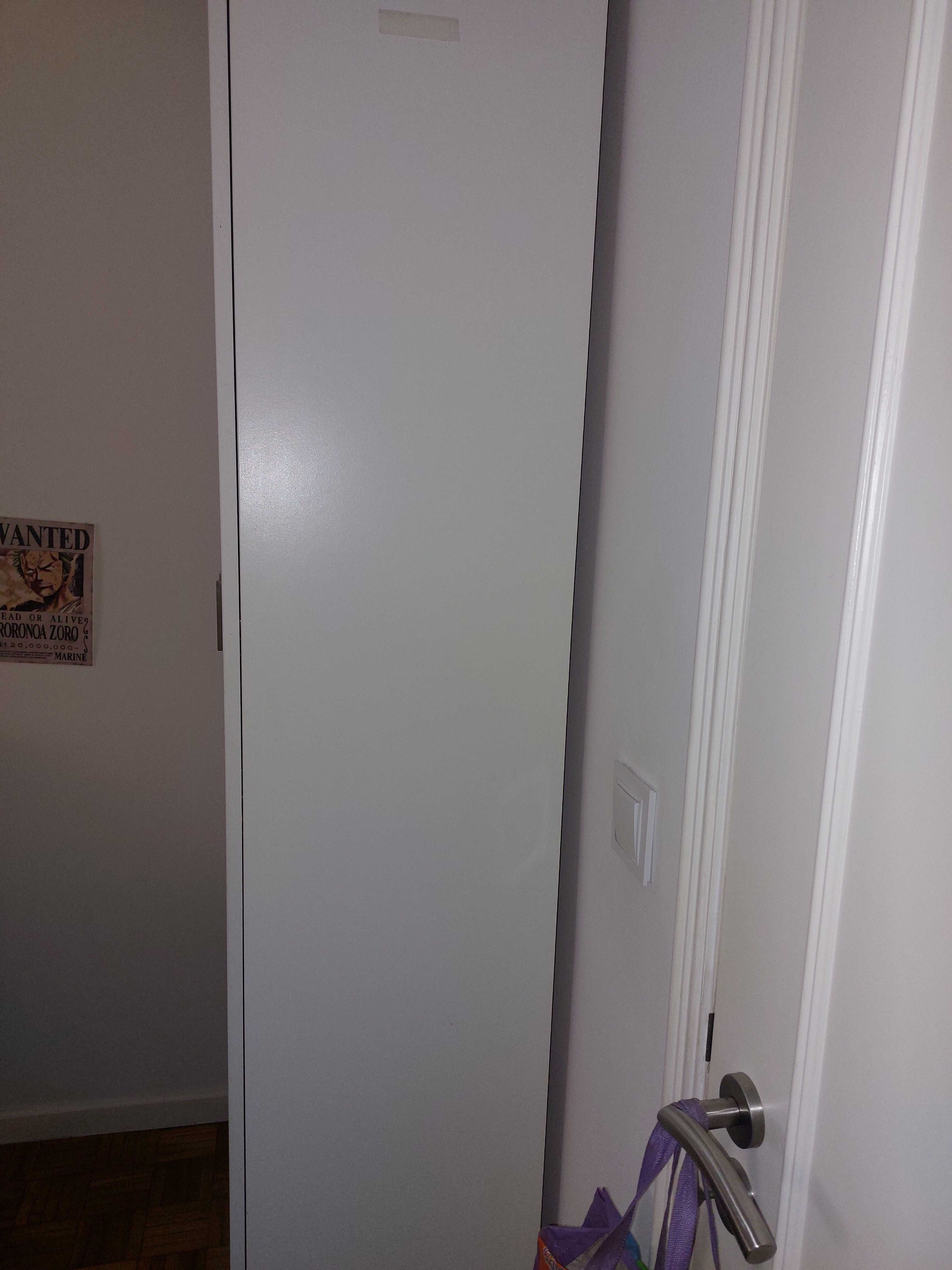 Roupeiro IKEA de 2 portas