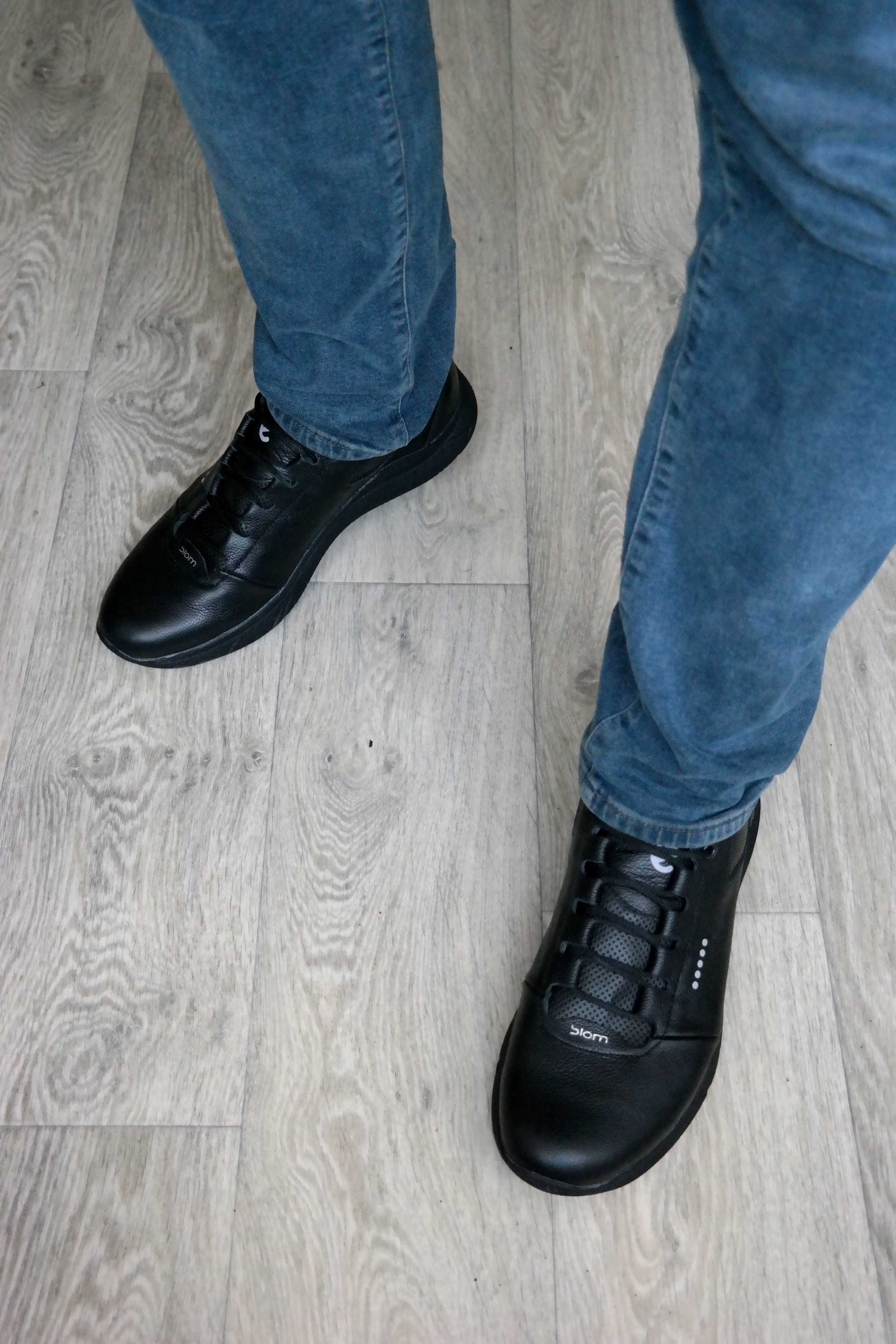 РОЗПРОДАЖ Чоловічі кросівки туфлі шкіра зручна модель 42 та 45 р
