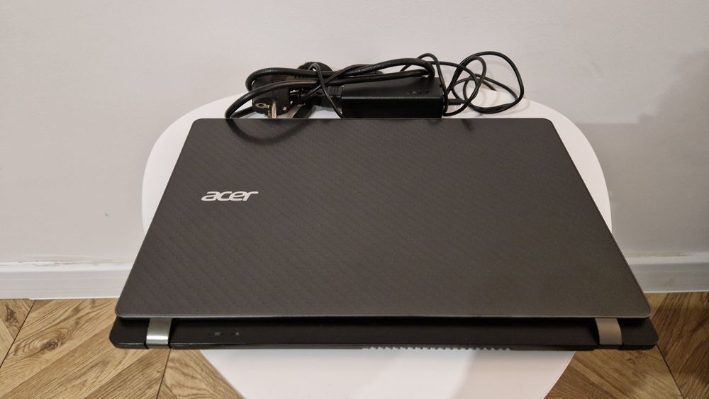 Acer Aspire V3-331 SSD, 12GB RAM, Windows 10, stan bardzo dobry