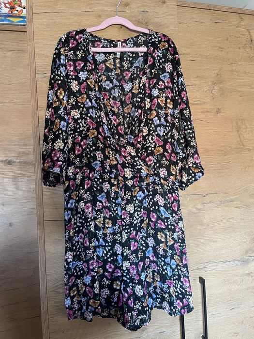 Kobinezon w kwiaty krotkie spodenki krotki rekaw