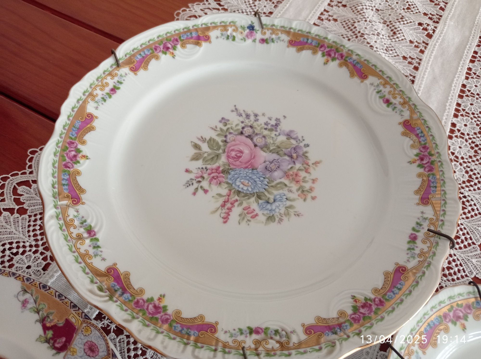 Pratos decorativos em Limojes