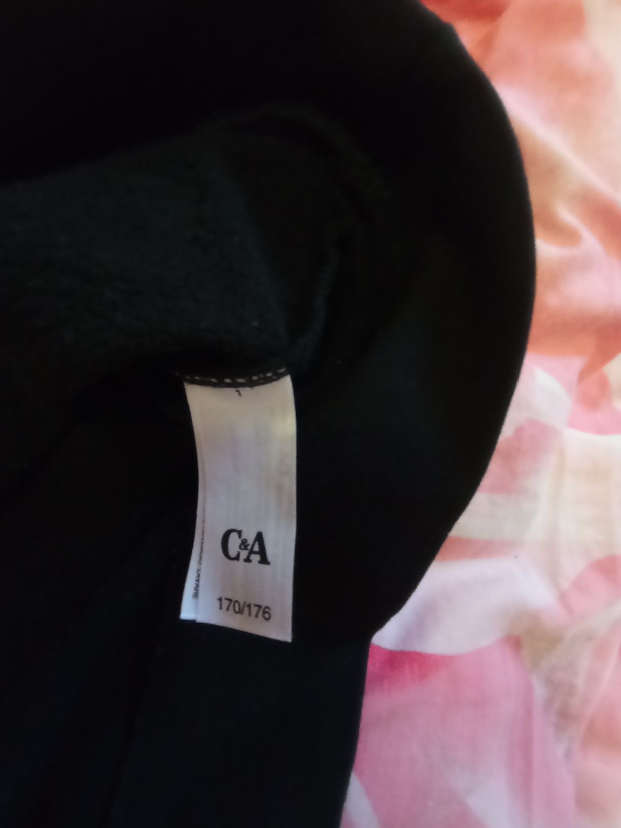 Продам толстовку фирмы C&A.