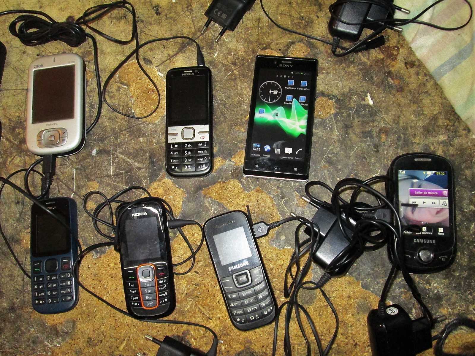 2 telefones (com e sem fio)