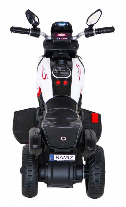 Autko motor MOTOREK FAST TOURIST na akumulator trójkołowy dla dzieci