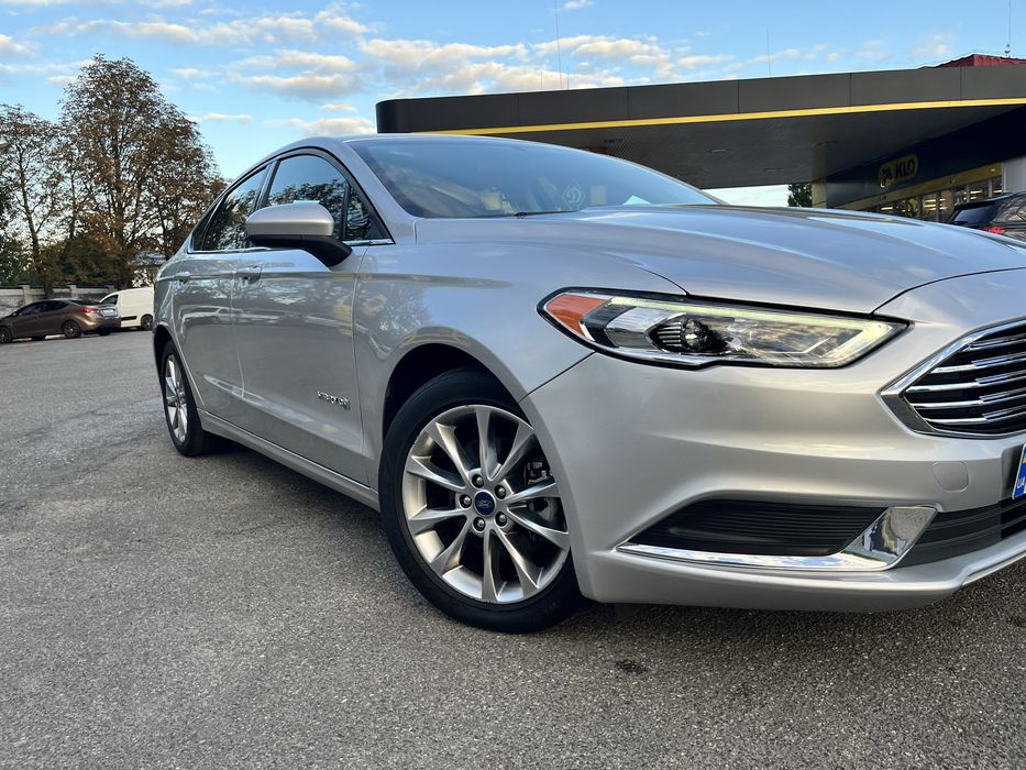 Ford Fusion гібрид