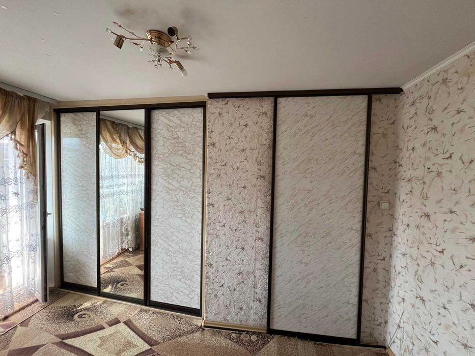 Супер квартира, низ ринку - Виставка, середній поверх, Хороша ціна