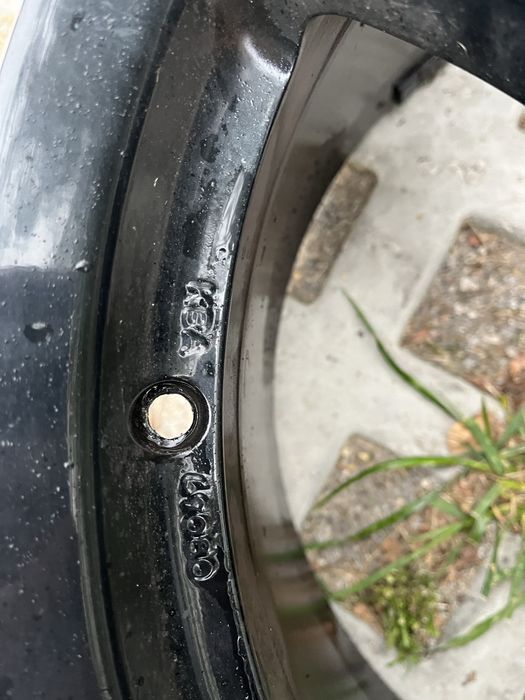 Felgi Borbet 2 szt. 5x108 8j Ford Volvo