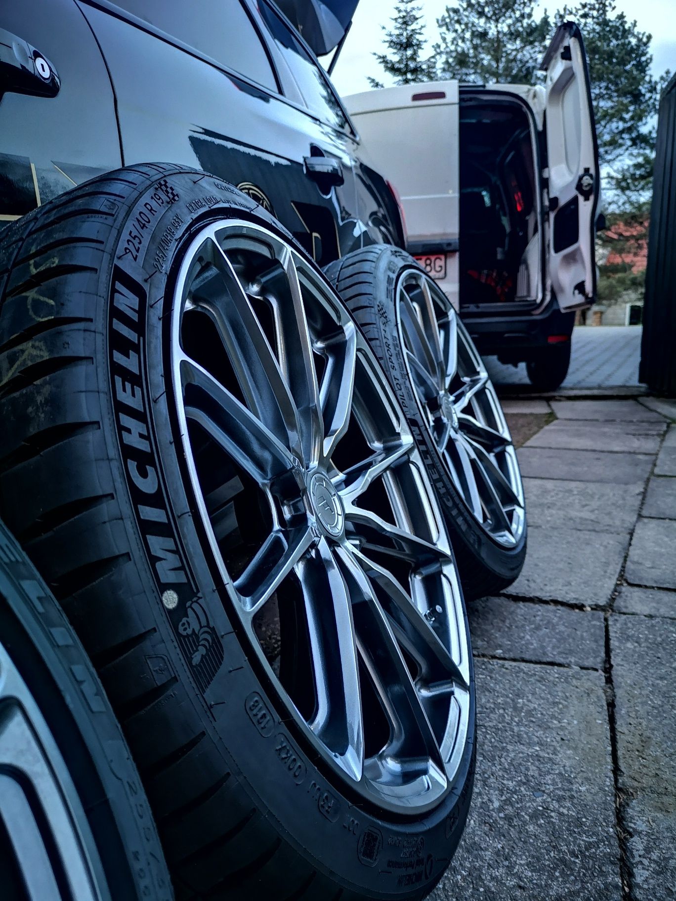 Felgi Japan Racing JR37 19" 8,5J+9,5J 5x120 BMW F30 F32 F36