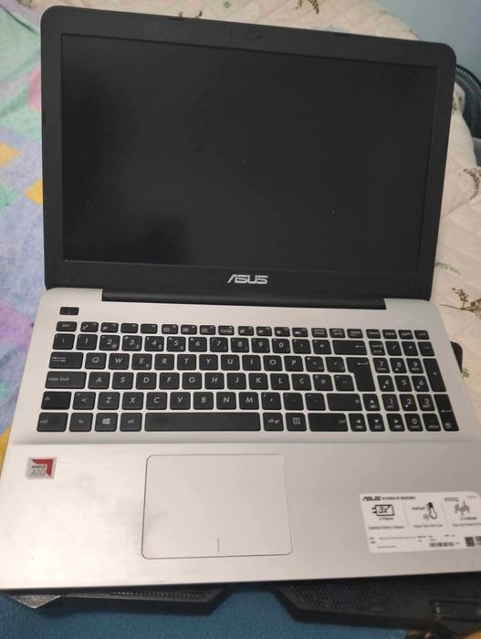 Asus K555Q - Dependente do carregador ligado