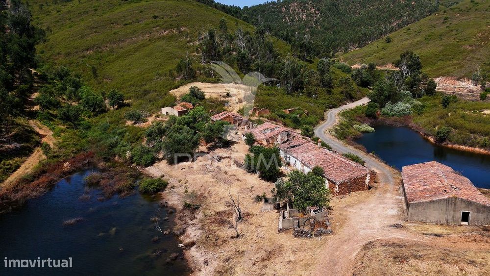 1/2 de Aldeia Foz de Carvalho, frente á Barragem de Odelouca, Monch...