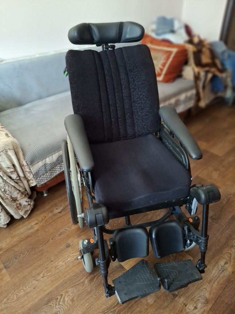 Многофункциональная  инвалидная коляска Invacare Rea Azalea