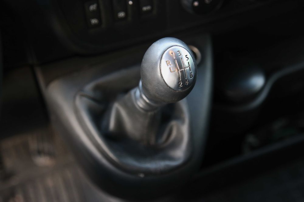 Продам евакуатор Opel Movano