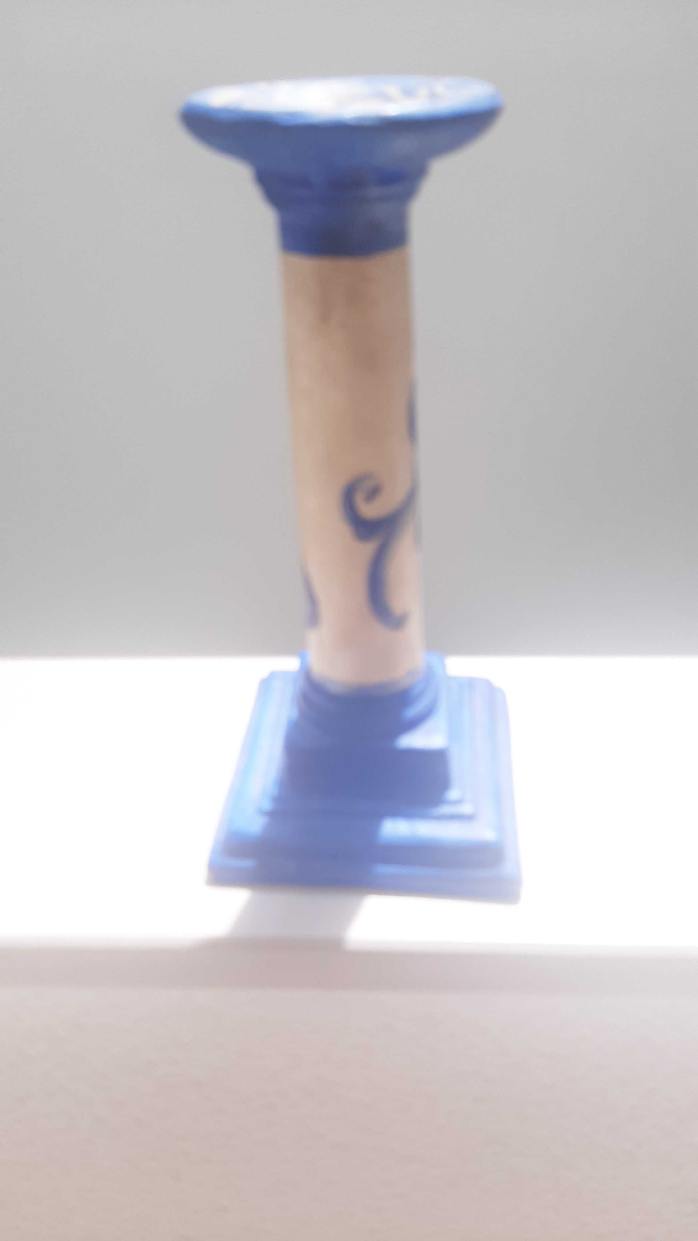 Castiçal pintado à mão