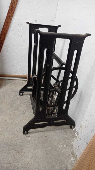 Станина швейної машинки.