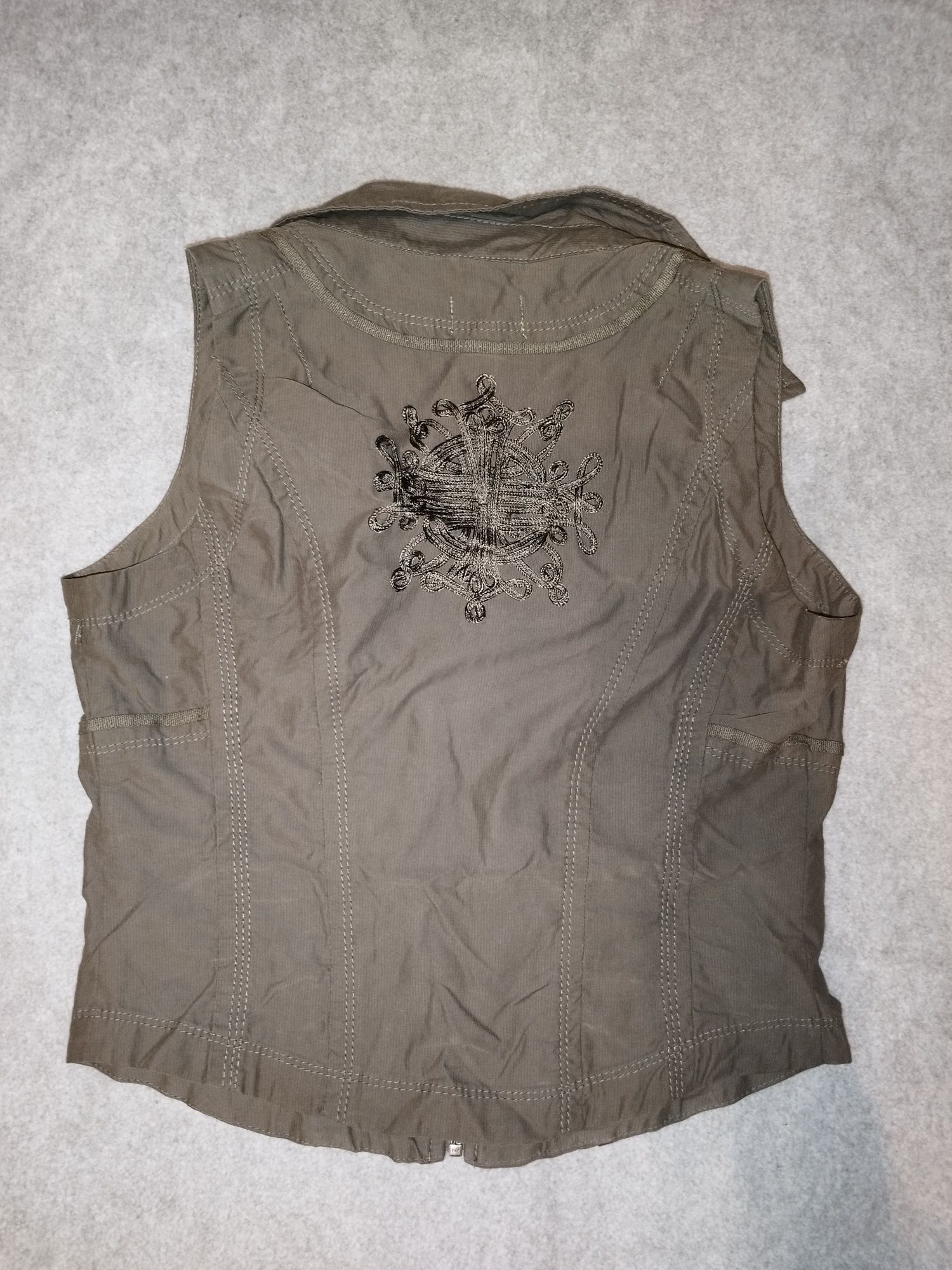 Kamizelka a'la gorset. r. M/L