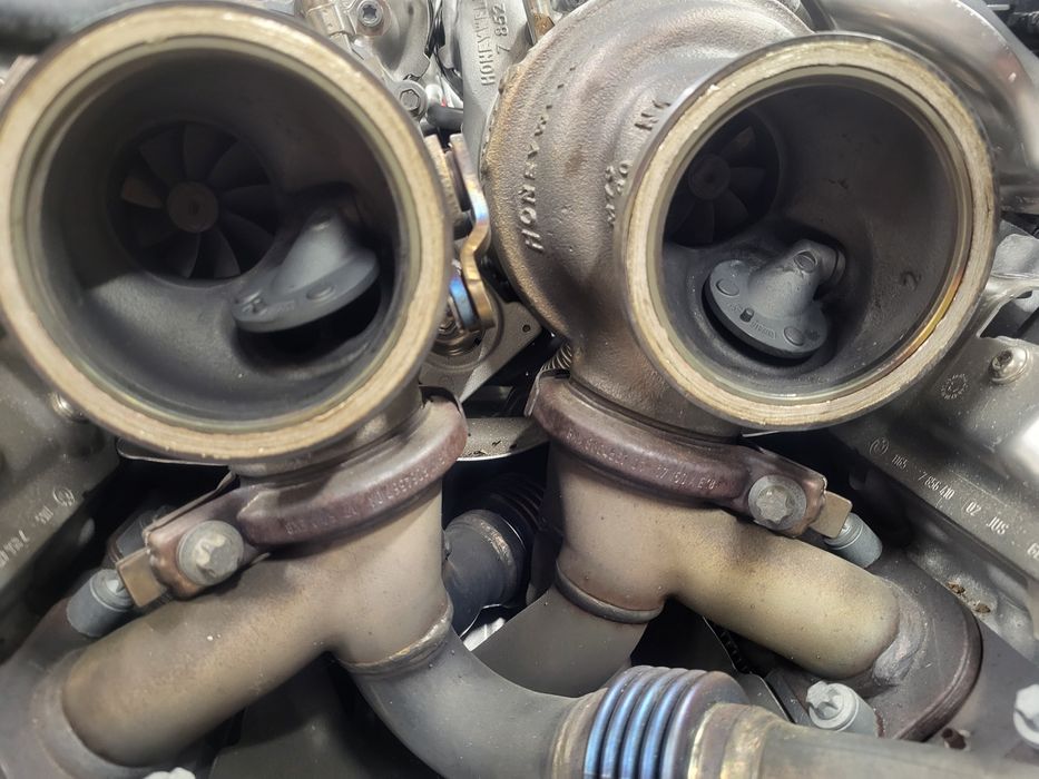 Silnik bmw m5 f90 G30 m8 f92 f93 4.4 v8 600km 625km Kompletny