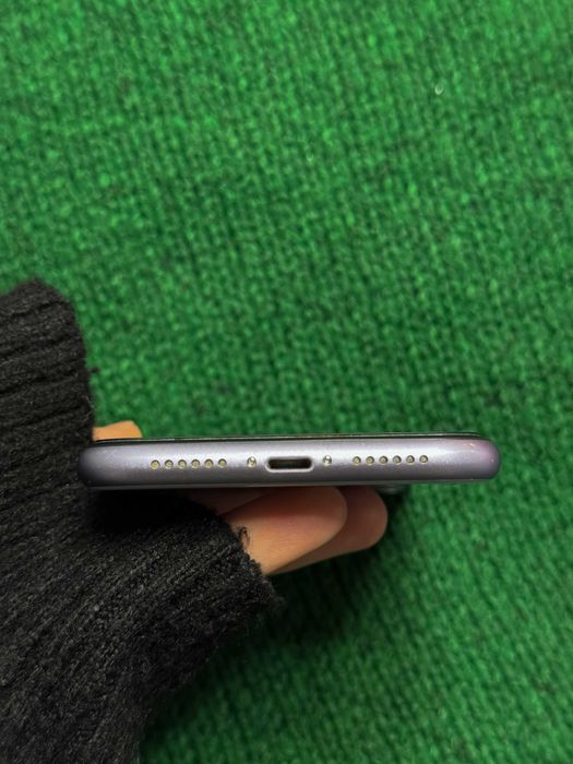 iPhone 11 w dobrym stanie