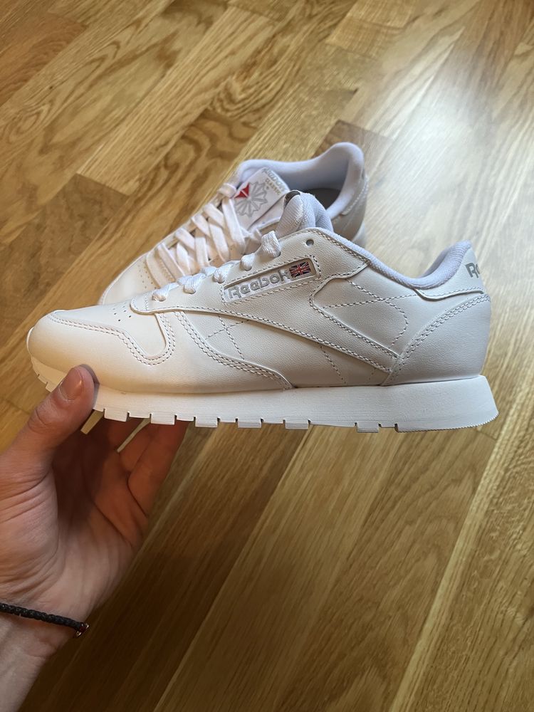 Reebok Classic white