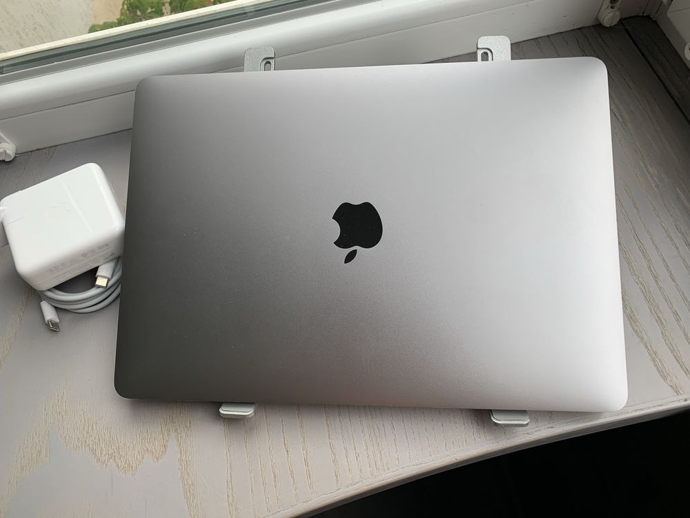 Macbook Pro 13 2019 i5 | 8Gb | 256ssd 282 цикли Гарантія Apple Макбук