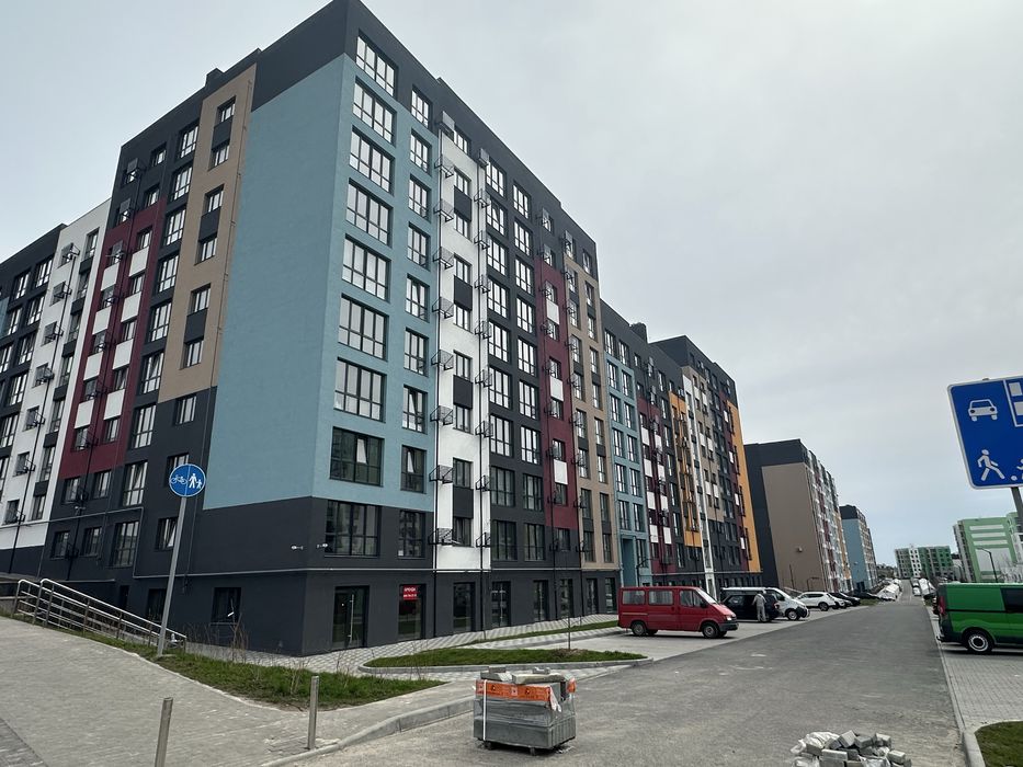 Щасливе оренда  150 м2 на 2 входи.