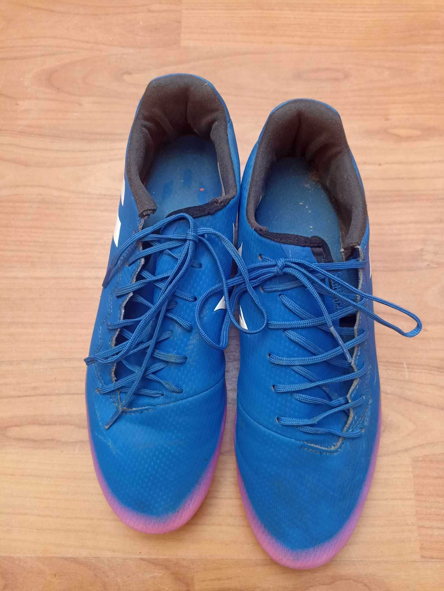 Piłkarskie buty ADIDAS