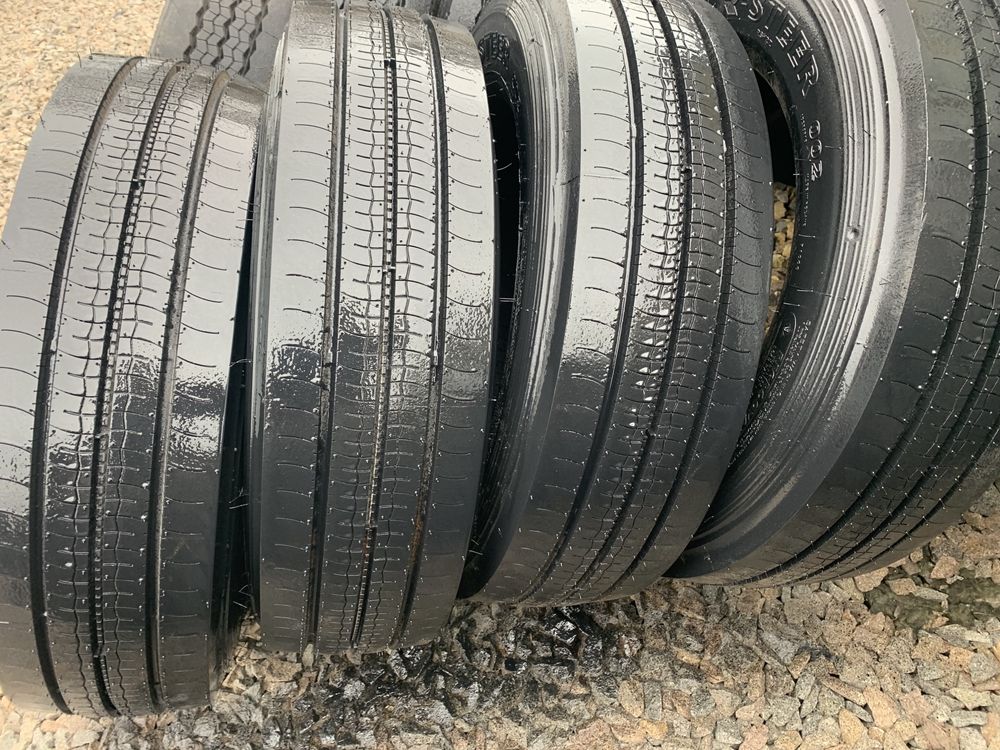 B63. 205/75/17,5 Bridgestone R-steer 002